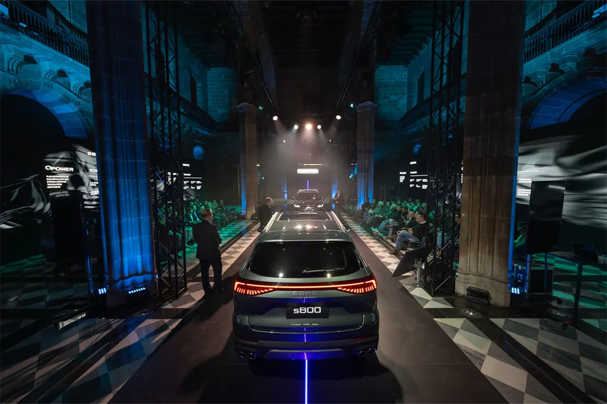 Presentación oficial nuevos EBRO S700 y S800 en la Llotja de Mar (Barcelona)