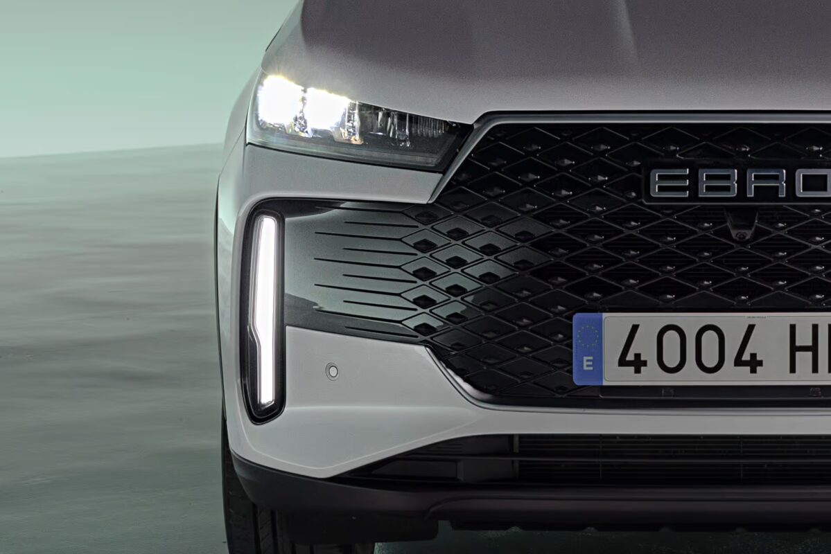 EBRO M AUTOMOCION - DRL verticales y faros LED