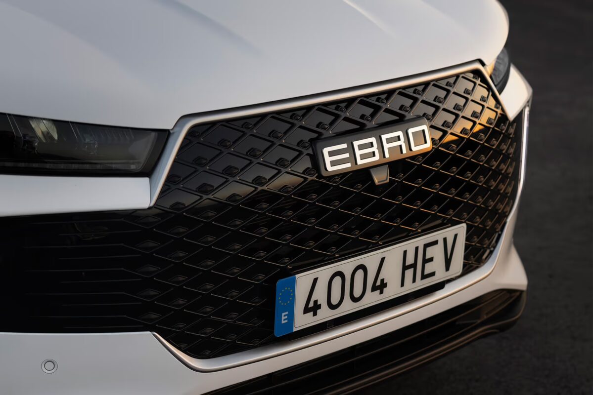 EBRO M AUTOMOCION - Frontal imponente